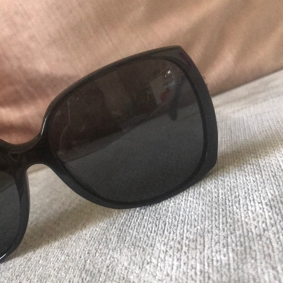 SOLD🙌🏼🙌🏼🙌🏼 Chanel sunglasses! - Picture 5 of 8